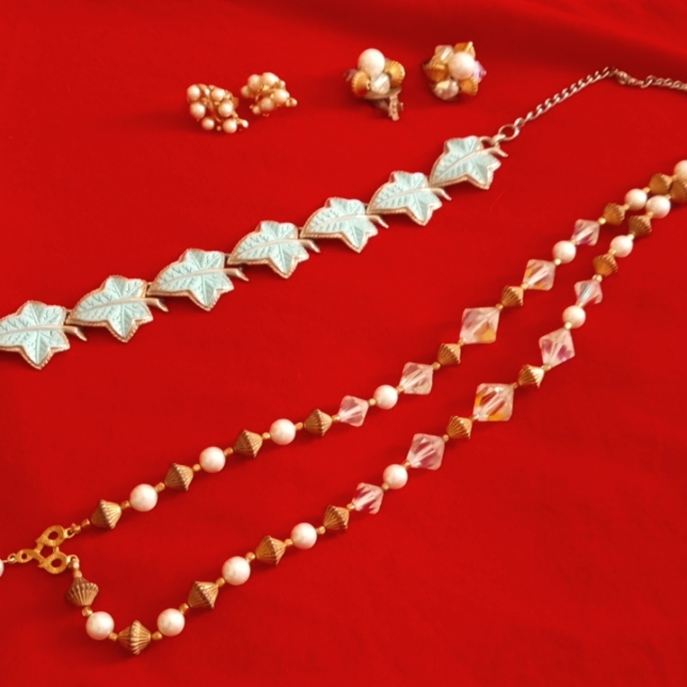Vintage beautiful jewerly